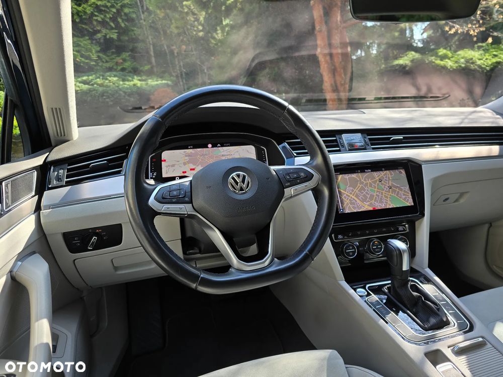 Volkswagen Passat Variant 2.0 TDI EVO Elegance DSG - 18