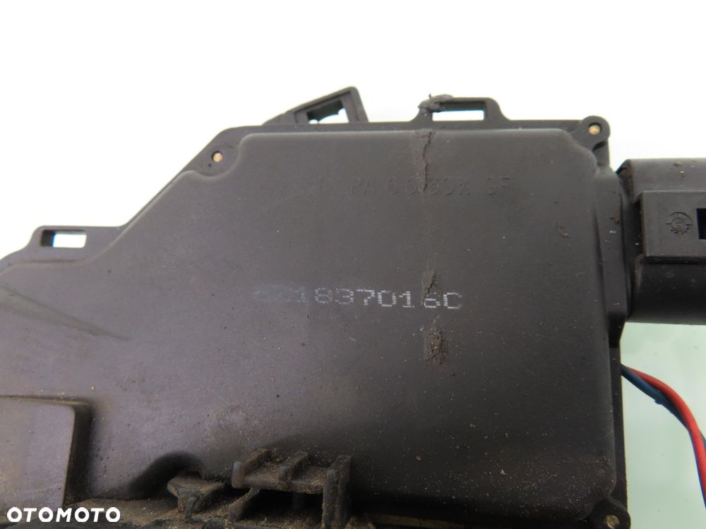 ZAMEK PRAWY PRZEDNI AUDI A2 8Z1837016C - 4