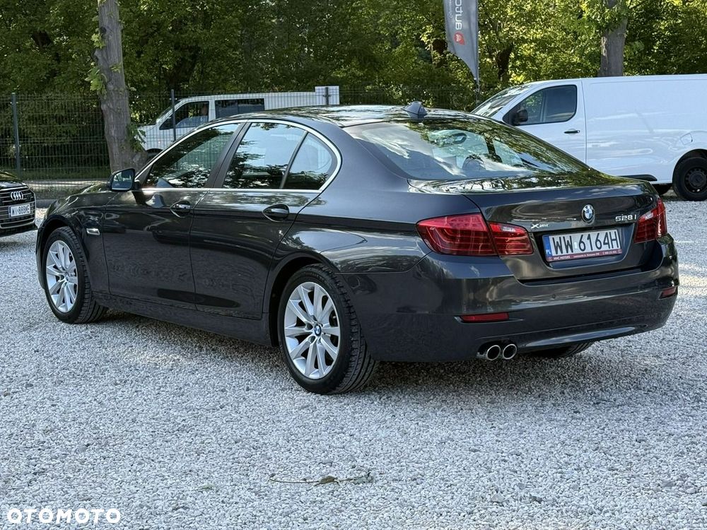 BMW Seria 5 528i Sport-Aut - 5