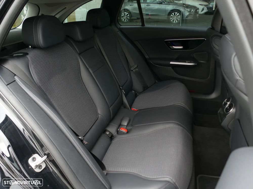 Mercedes-Benz C 300 e Avantgarde - 35