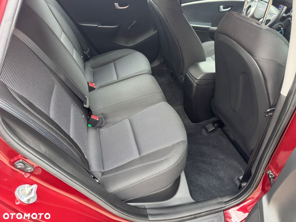 Hyundai i30 blue 1.4 Trend - 16