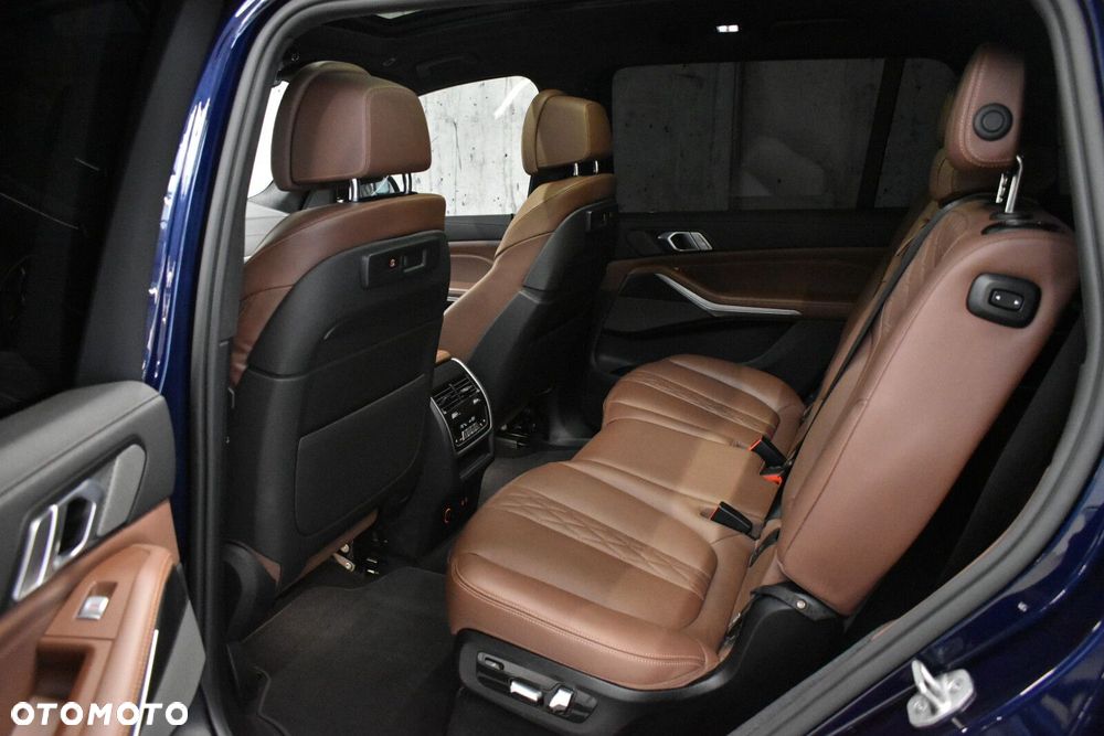 BMW X7 - 28