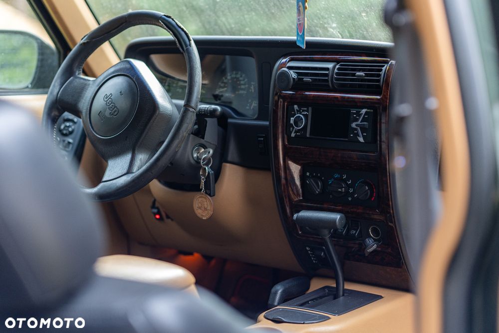 Jeep Cherokee 4.0 Limited - 10