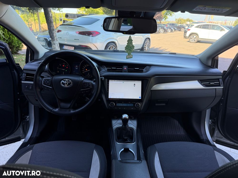 Toyota Avensis 2.0 D-4D Elegance - 31