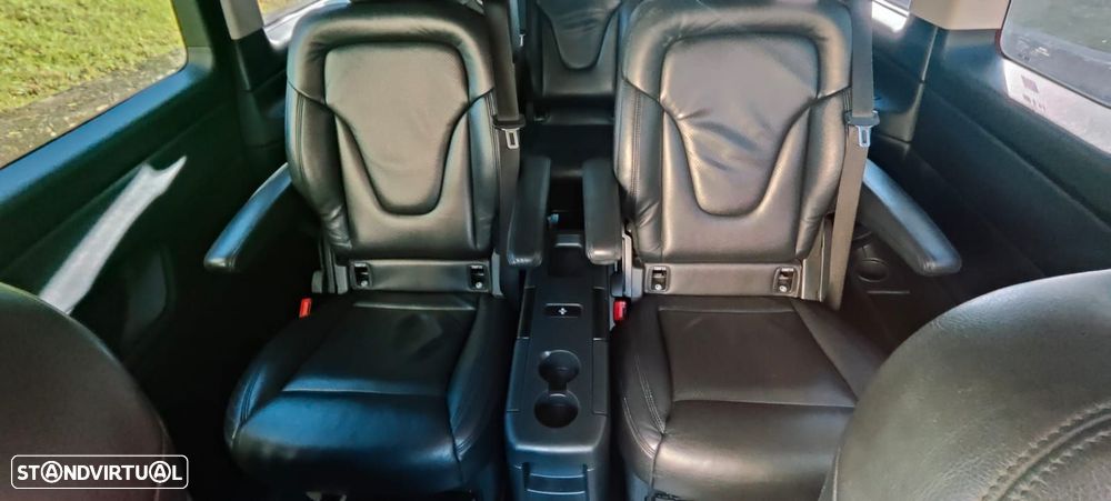 Mercedes-Benz V 220 - 12