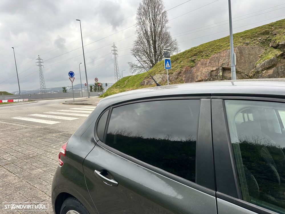 Peugeot 208 1.4 HDi Active - 14