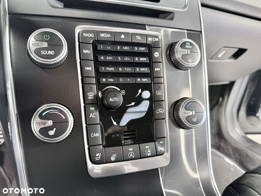 Volvo V60 D3 R-Design - 30