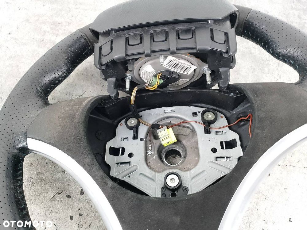 KIEROWNICA Z PODUSZKĄ BMW 1 E81 3057364  3051642 - 8