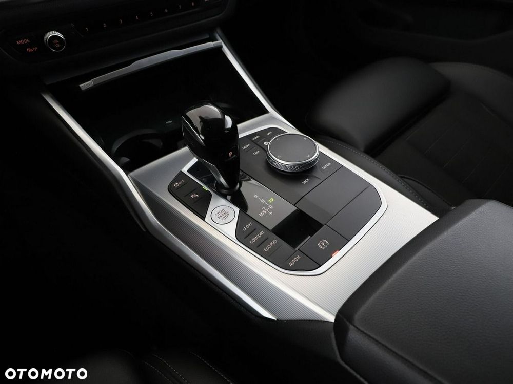BMW Seria 3 318d MHEV Advantage - 31