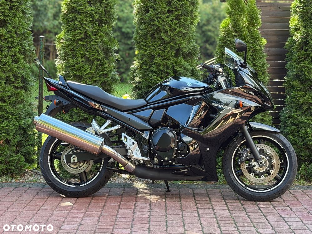 Suzuki GSX - 3