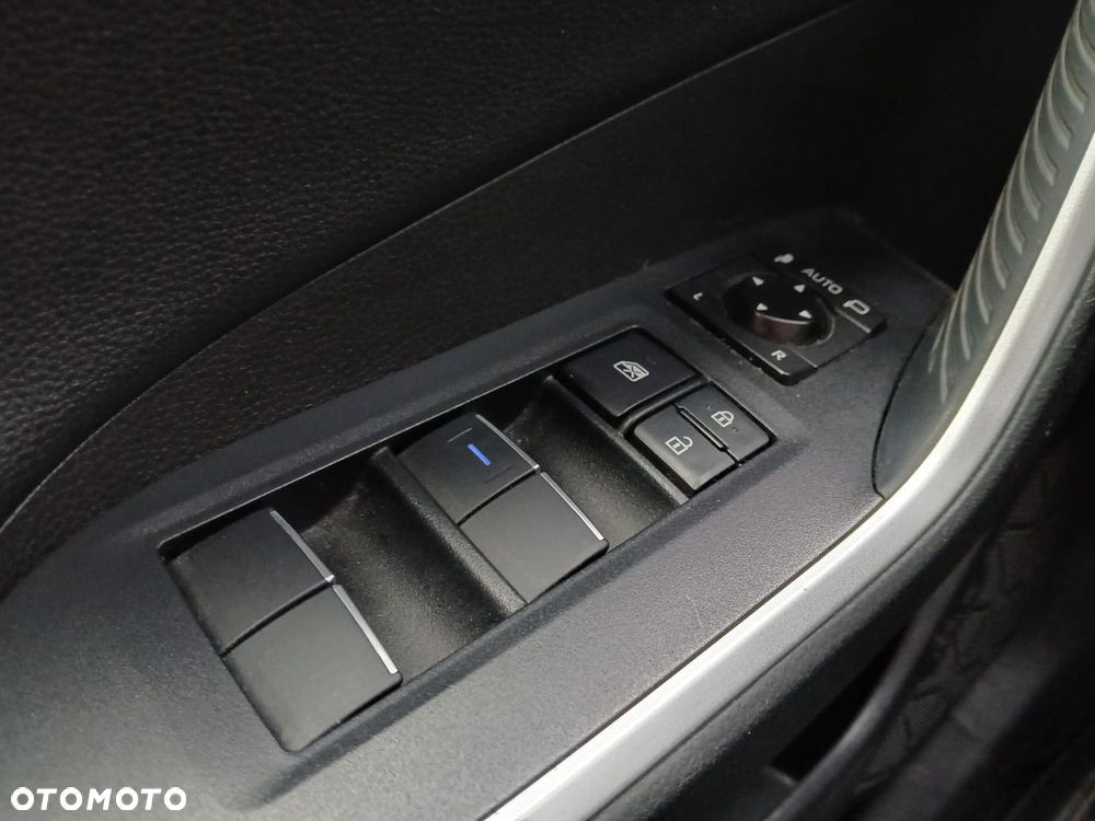 Toyota RAV4 2.5 Hybrid Black Edition by JBL 4x4 - 35