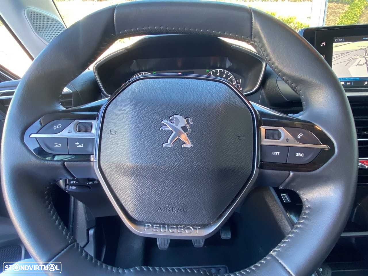 Peugeot 208 - 12