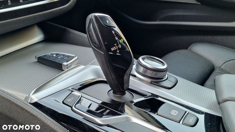 BMW Seria 5 530d Sport Line - 22