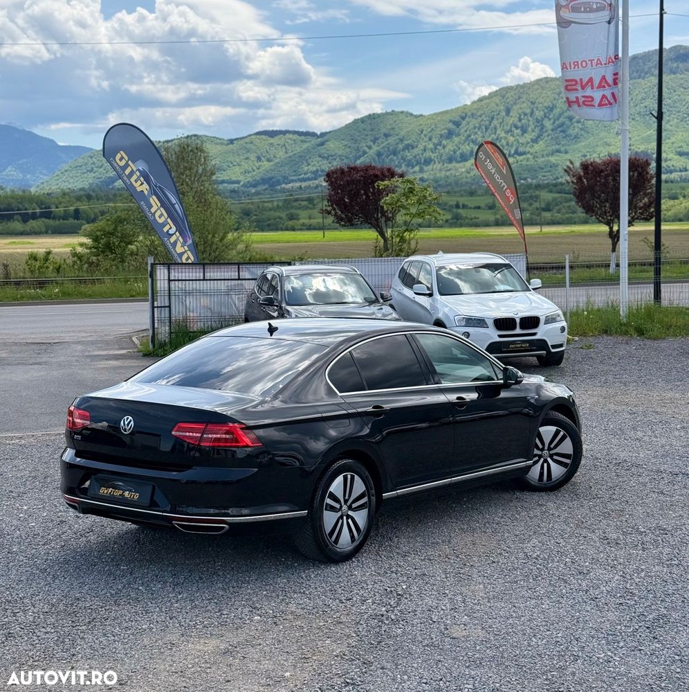 Volkswagen Passat - 13