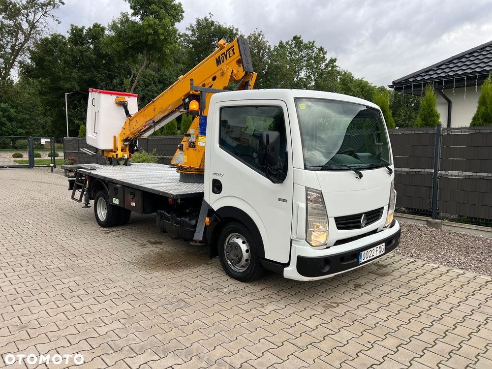 Renault Maxity - 4