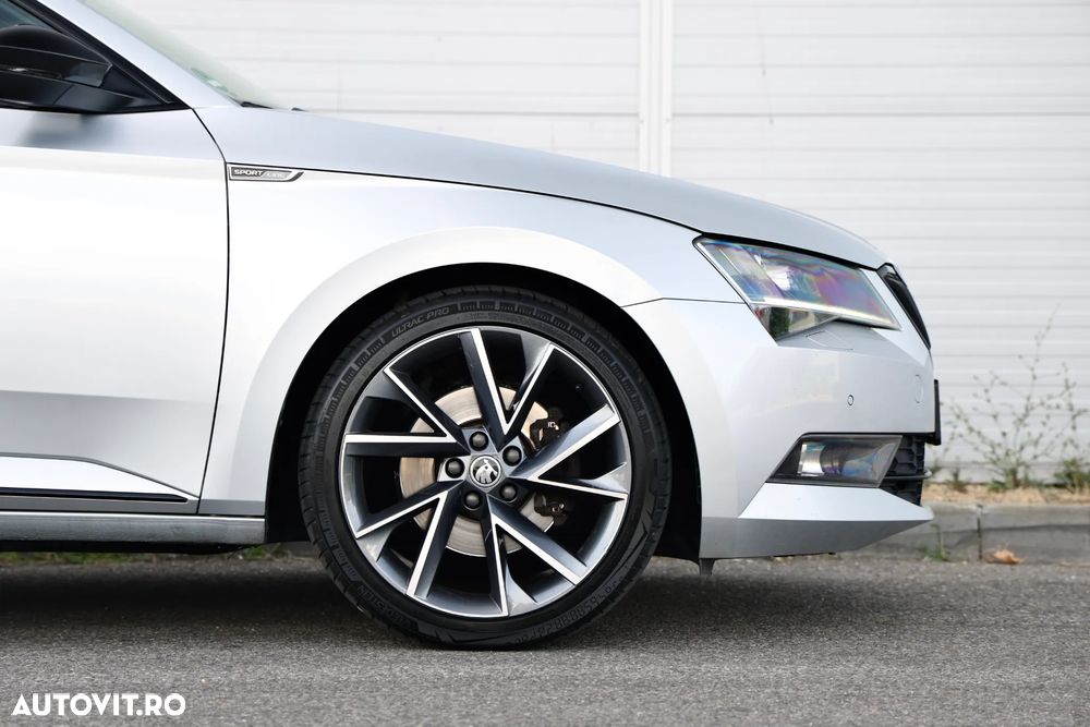 Skoda Superb 2.0 TDI DSG Sportline - 35