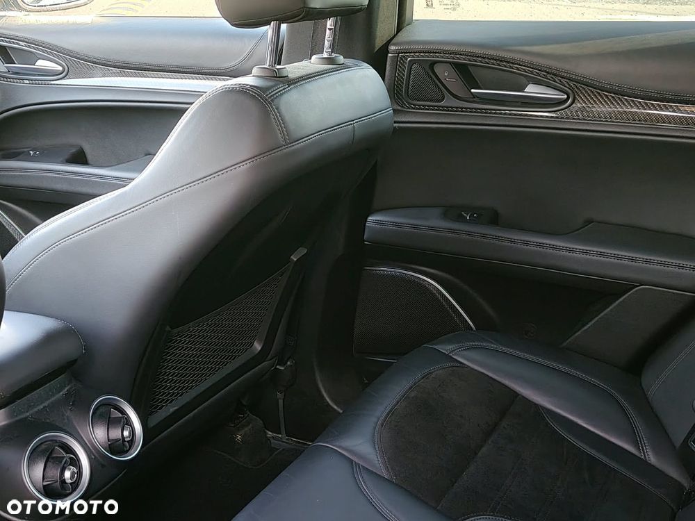 Alfa Romeo Stelvio 2.0 Turbo Veloce TI Q4 - 22