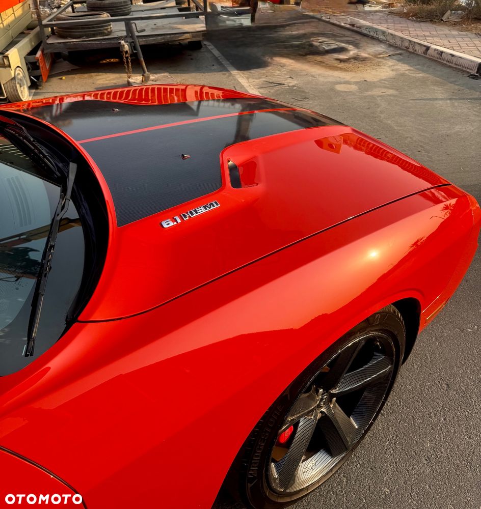 Dodge Challenger 6.1 SRT8 - 14