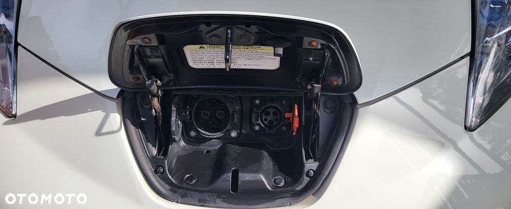 Nissan Leaf Standard - 22