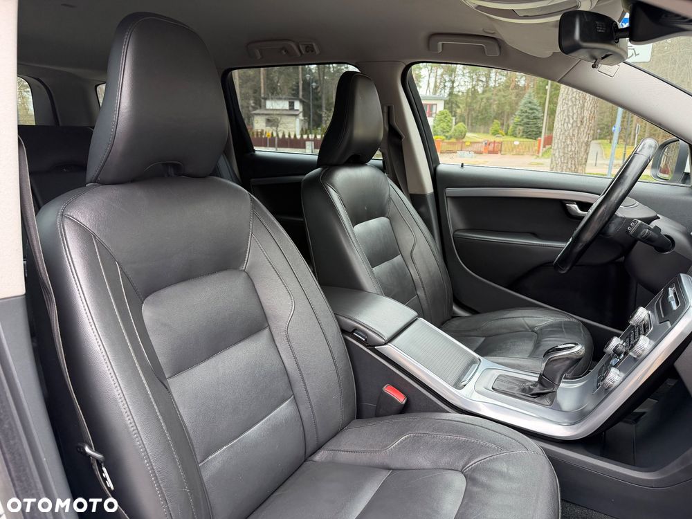 Volvo V70 D4 Geartronic Summum - 19