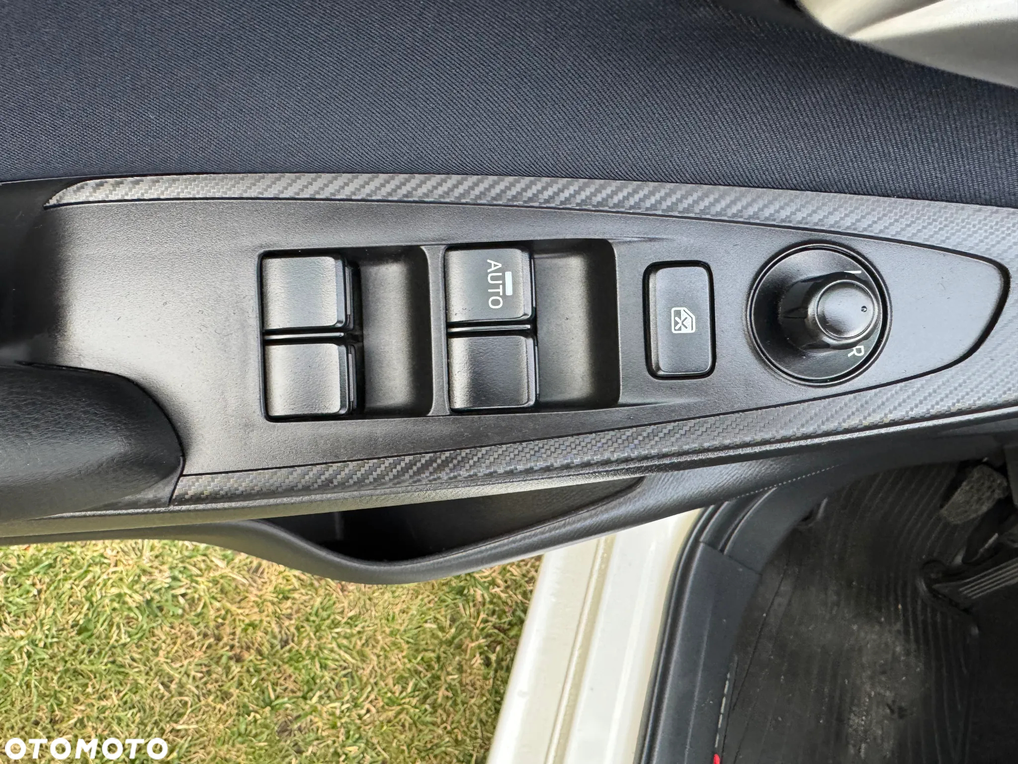 Mazda 2 SKYACTIV-G 90 Exclusive-Line - 9