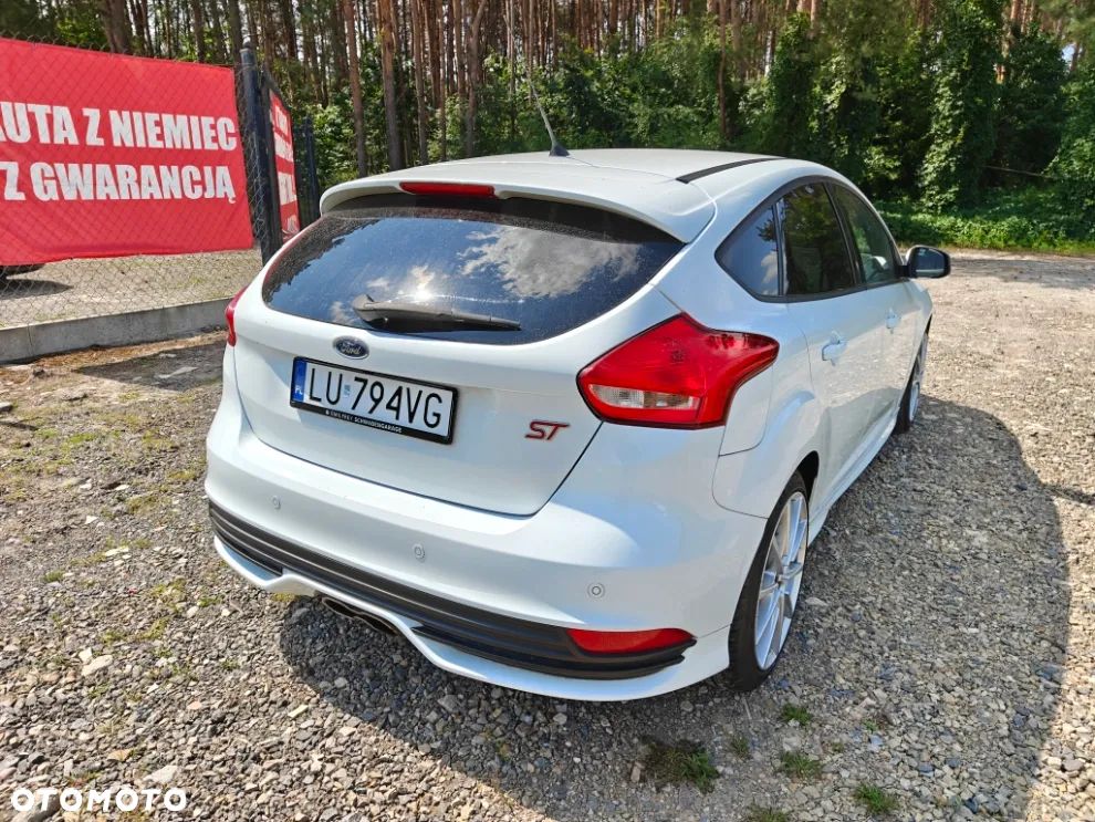 Ford Focus 2.0 EcoBoost ST mit Leder-Sport-Paket - 5
