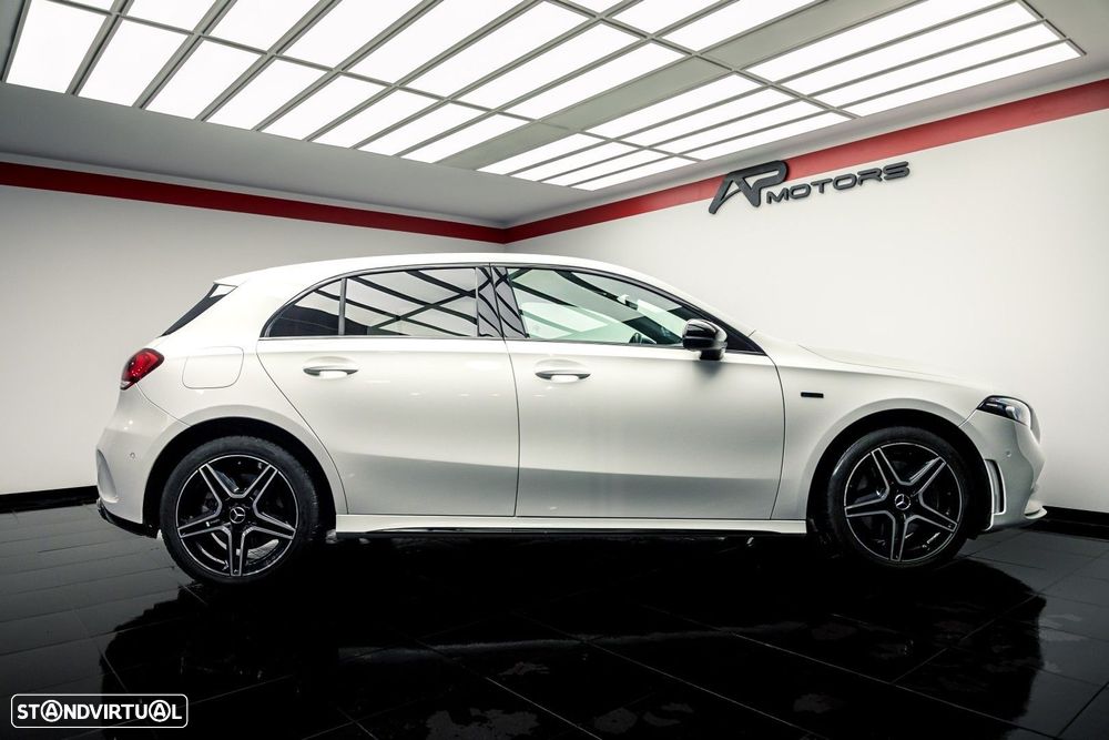 Mercedes-Benz A 250 e AMG Line - 12