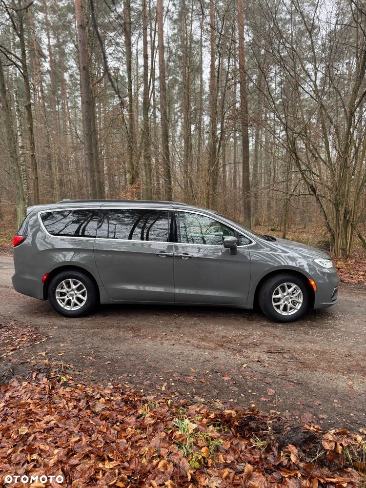 Chrysler Pacifica - 2