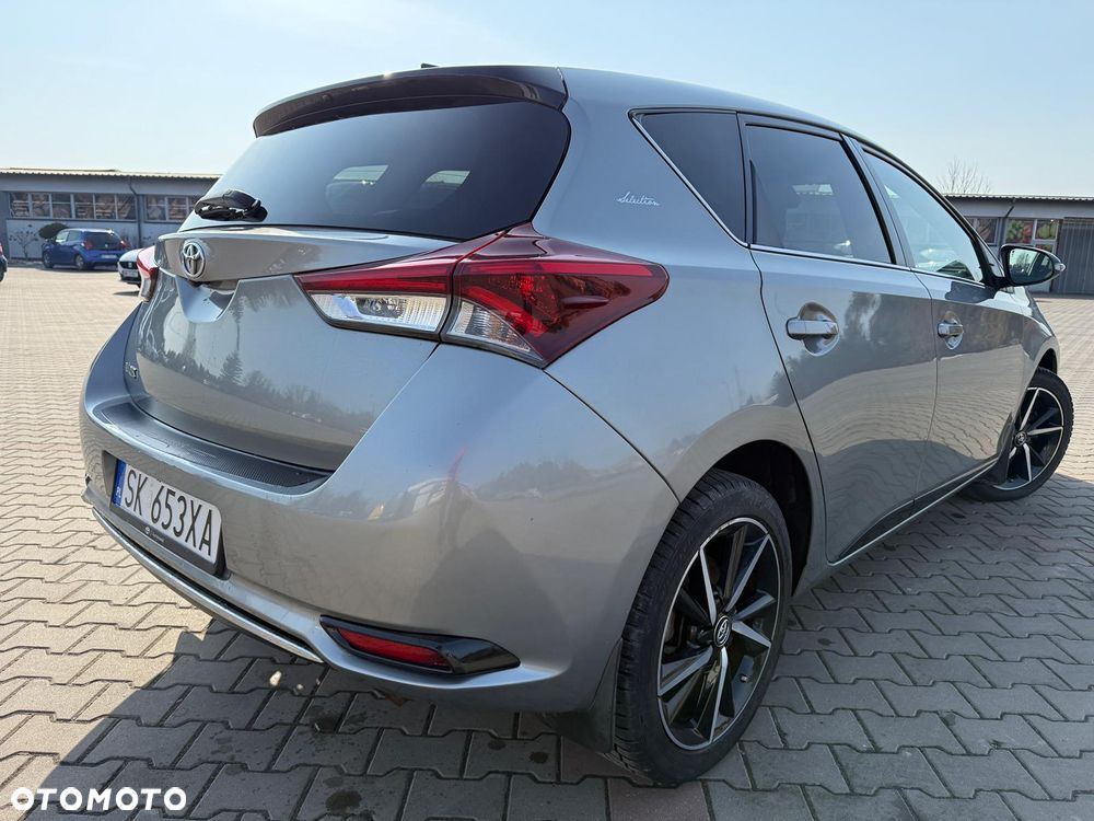 Toyota Auris 1.6 Selection - 6