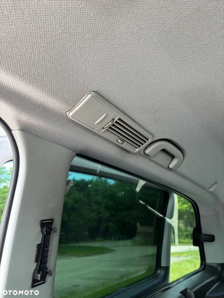 Mercedes-Benz Vito - 21