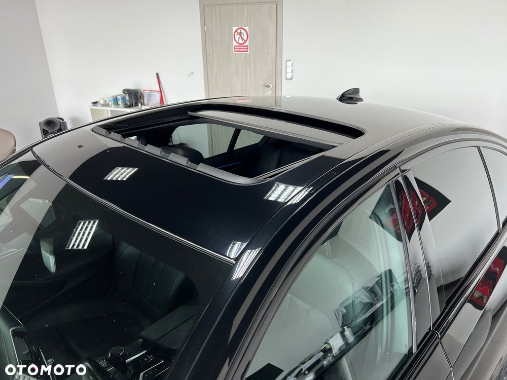 BMW Seria 5 520e M Sport sport - 12