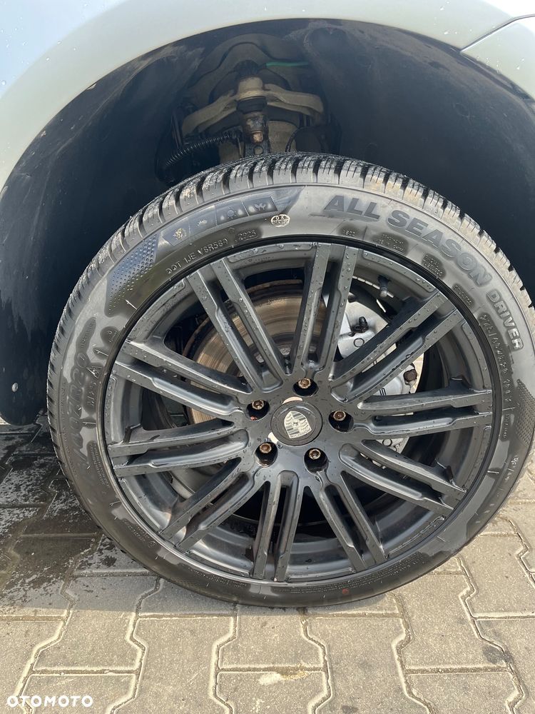 Porsche Cayenne - 20