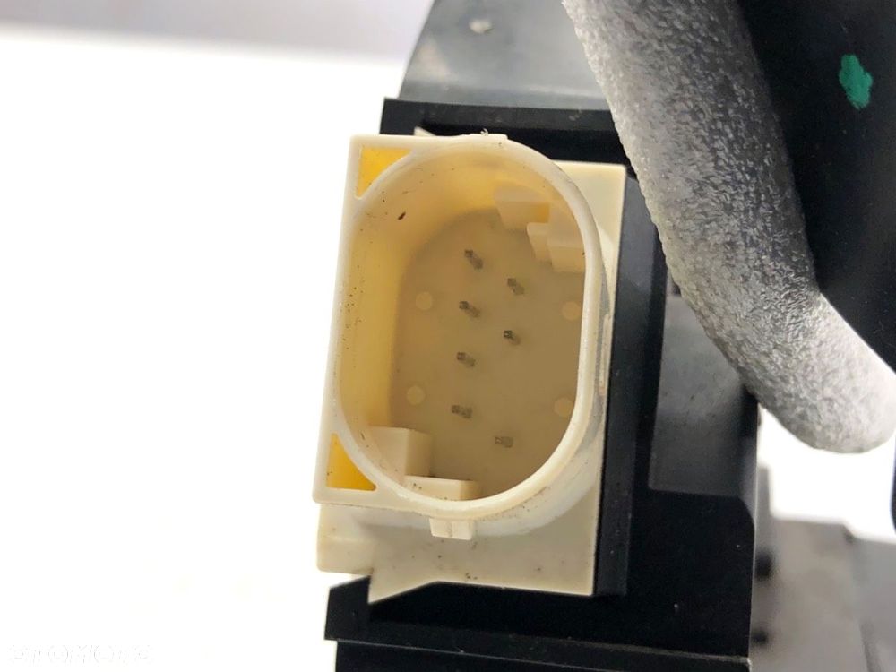 ZAMEK DRZWI LEWY PRZÓD  MINI MINI (R56) 2005 - 2014 One 70 kW [95 KM] benzyna 2006 - 2010 0556768 - 4