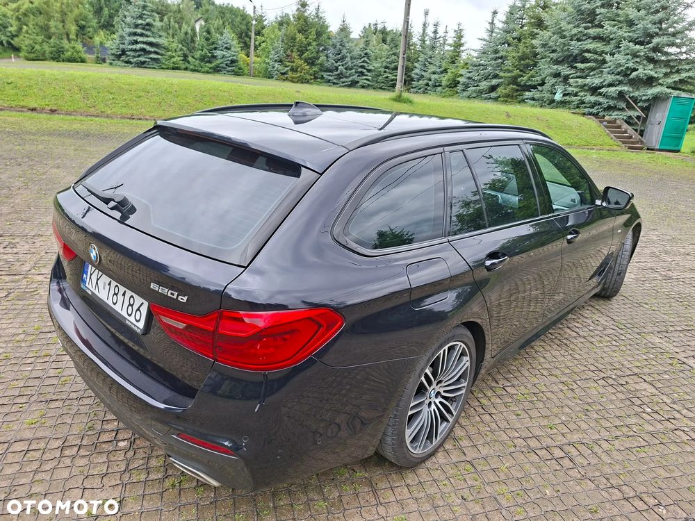 BMW Seria 5 520d M Sport - 9