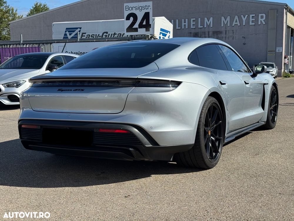 Porsche Taycan - 6