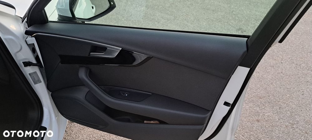 Audi A4 Avant 35 TDI mHEV S tronic - 15