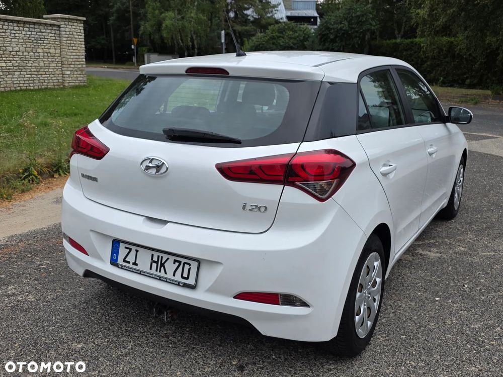 Hyundai i20 blue 1.2 Trend - 4