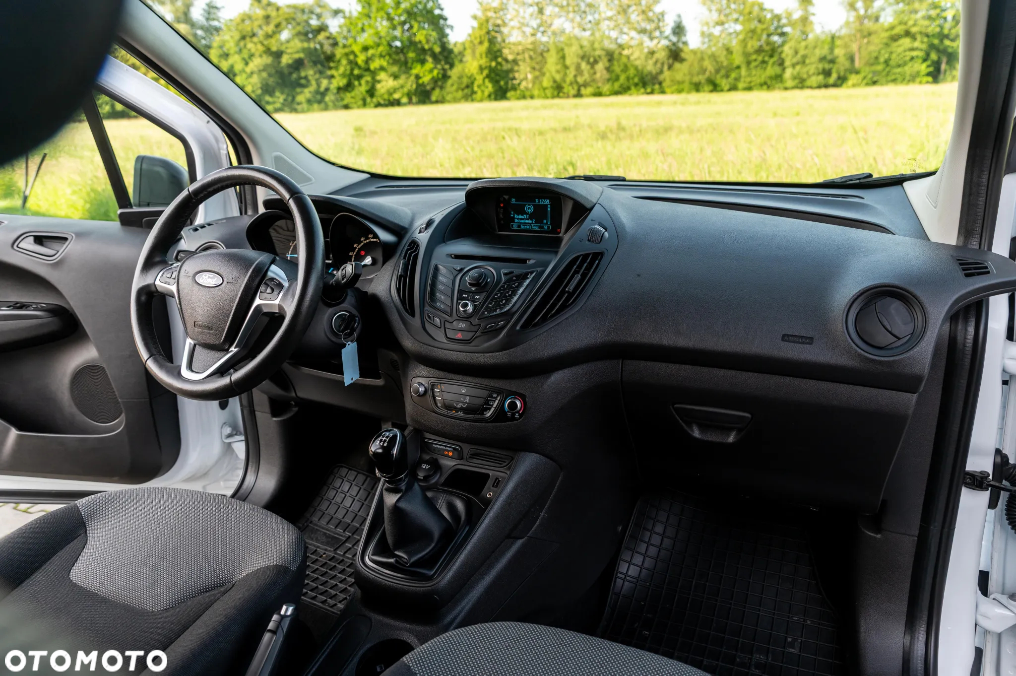 Ford Tourneo Courier 1.0 EcoBoost Trend - 28