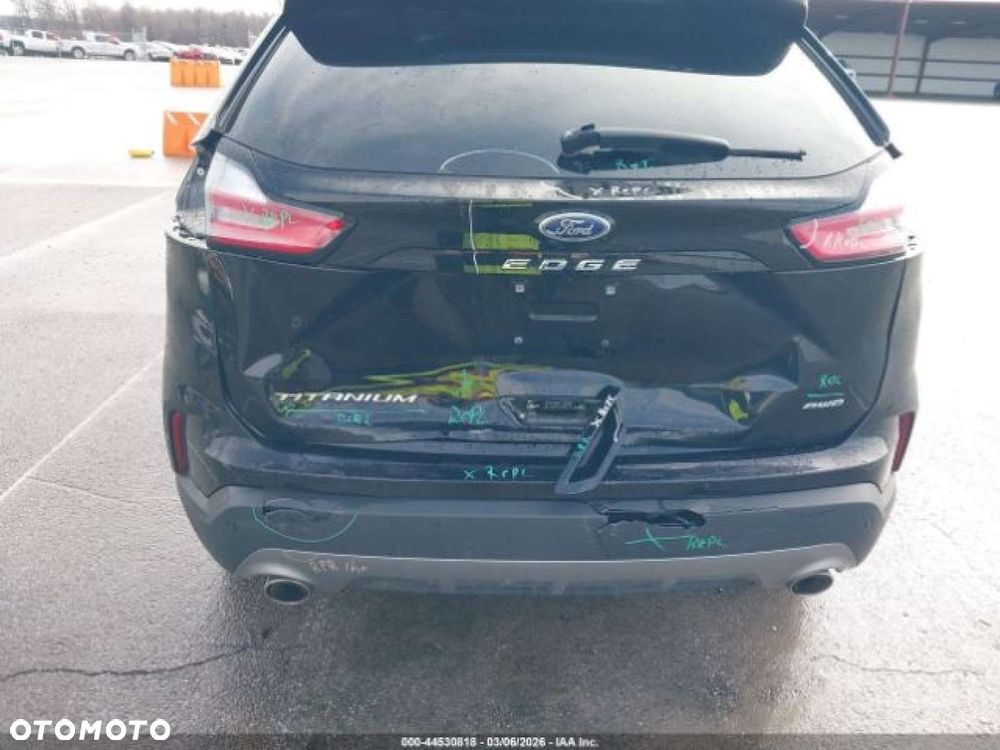 Ford Edge - 9