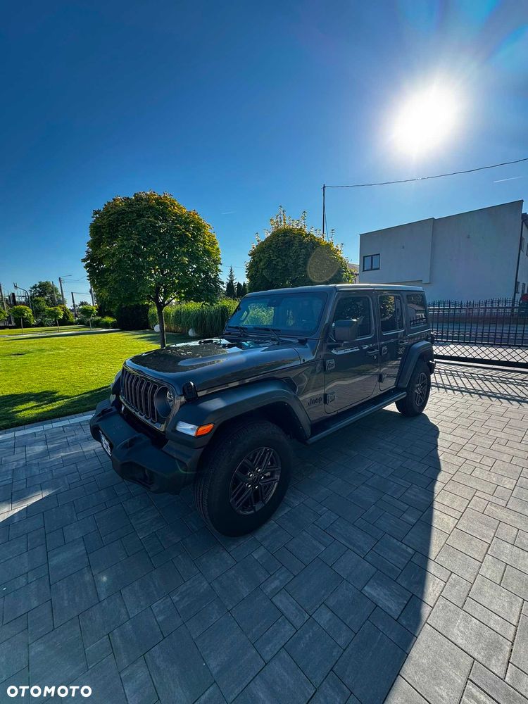 Jeep Wrangler - 1