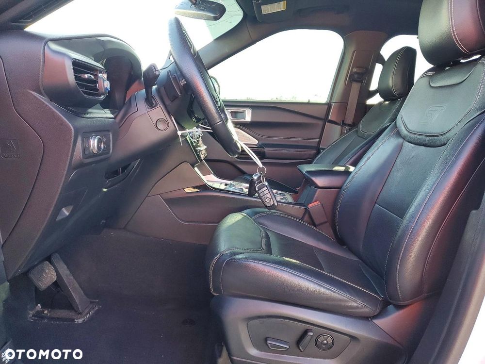 Ford Explorer EcoBoost Plug-in Hybrid ST-LINE - 8