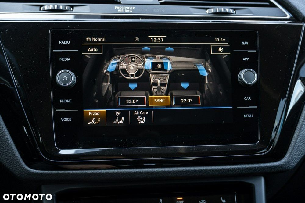 Volkswagen Touran - 29