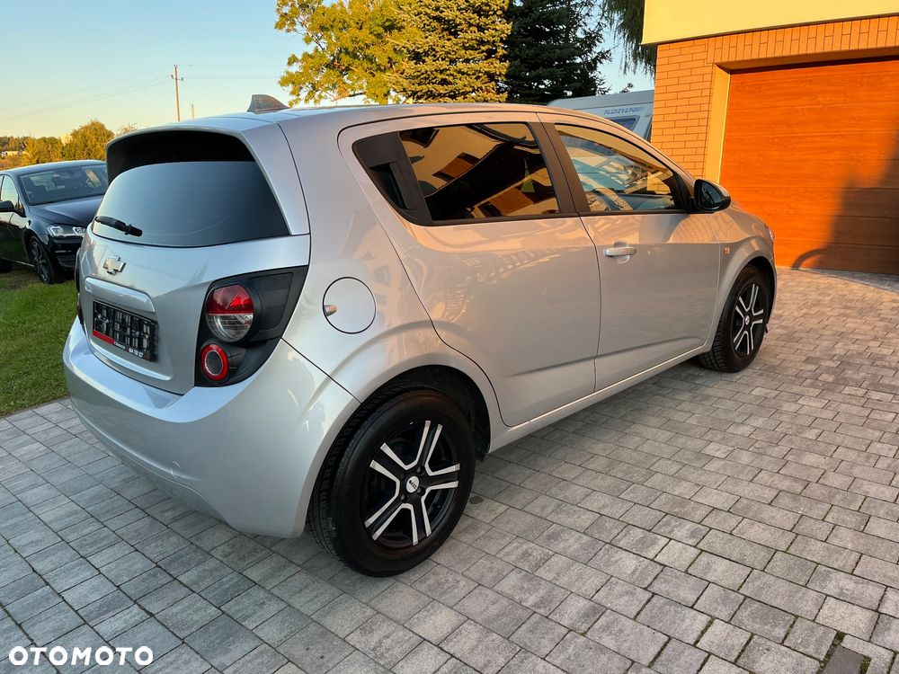 Chevrolet Aveo - 5