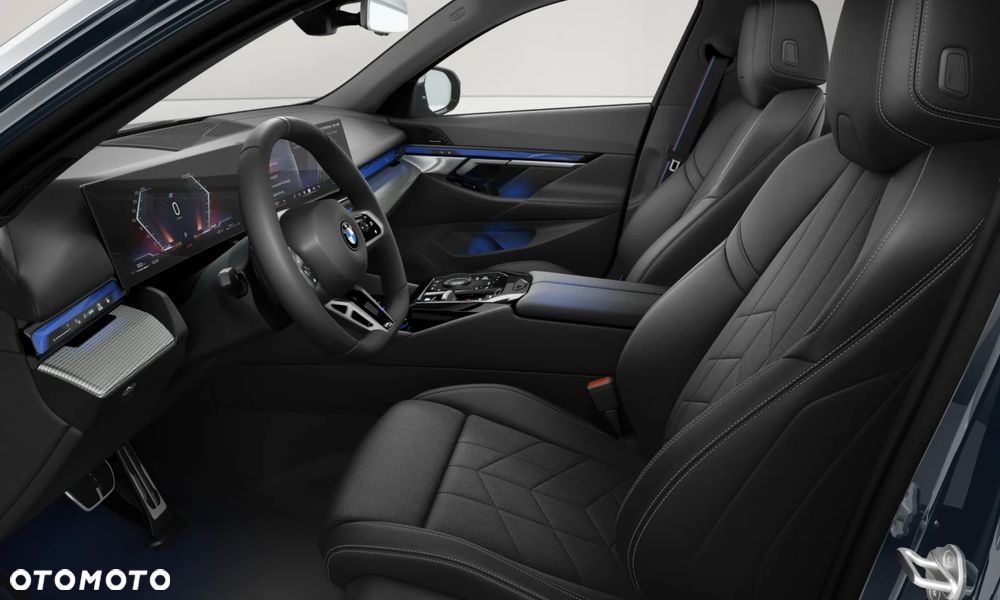 BMW Seria 5 540d xDrive mHEV - 12