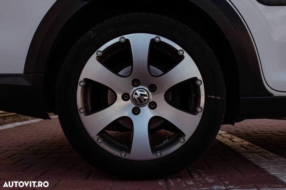 Volkswagen Touran 2.0 TDI DPF DSG Cross - 11