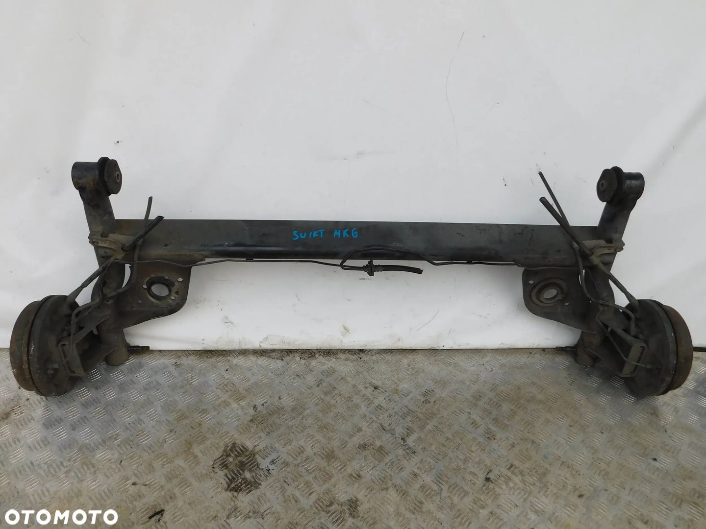 BELKA TYLNA OŚ ZAWIESZENIE SUZUKI SWIFT MK6 - 1