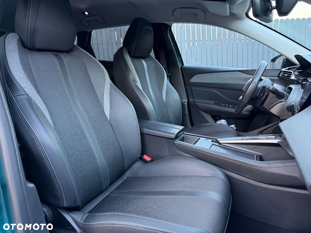 Peugeot 308 BlueHDi 130 EAT8 Allure - 11