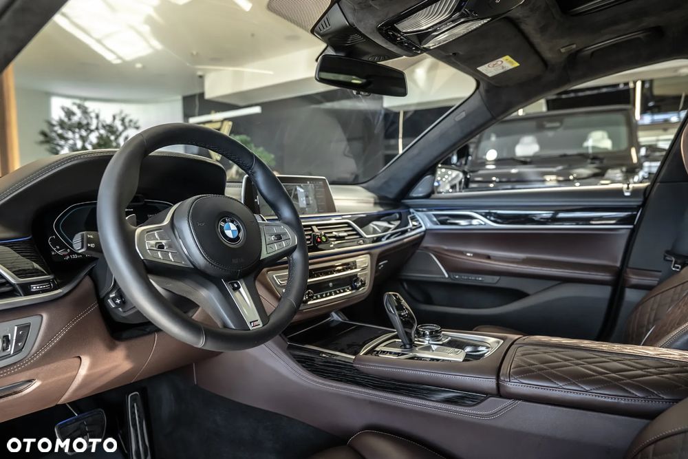 BMW Seria 7 745Le xDrive - 24