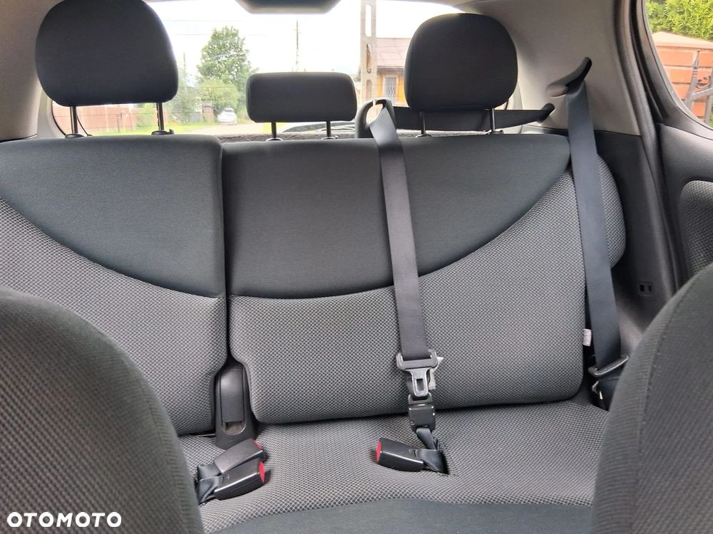 Toyota Yaris - 8