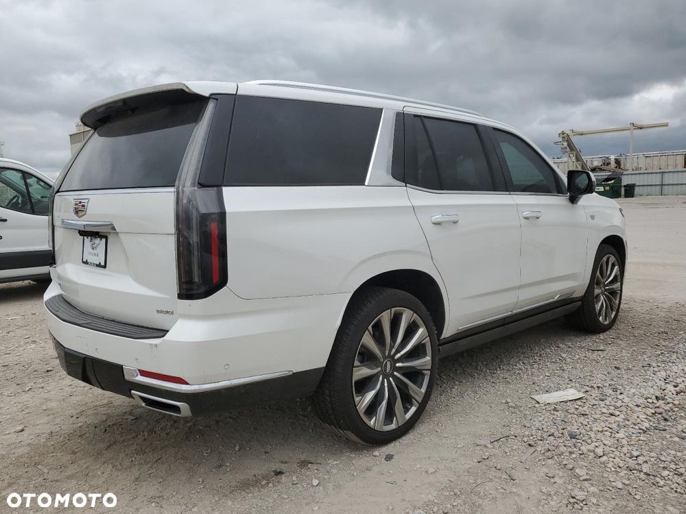 Cadillac Escalade - 3